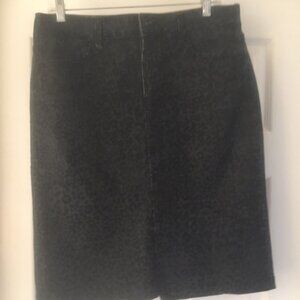 New NYDJ  Black Animal Print Skirt Knee-Length  (Note: Size 6 runs large).